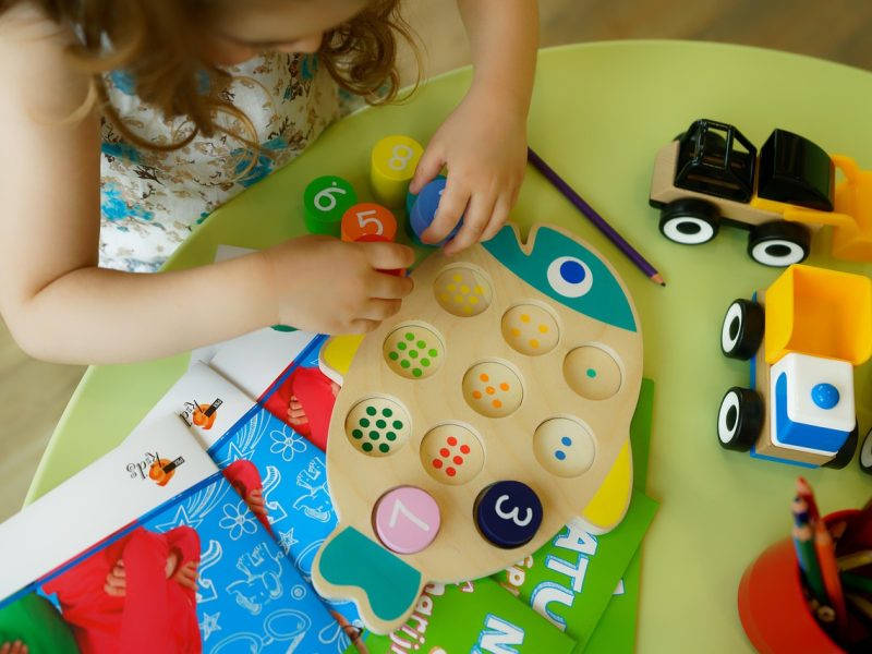 Jouet éducatif à 4 ans : guide de choix et repère sécurité