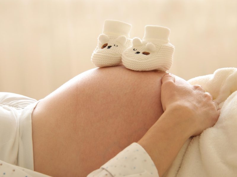 Prénom de fille rare : le seuil INSEE et ce que dit la loi