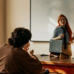 Comment réagir immédiatement face à un comportement déplacé en salle d
