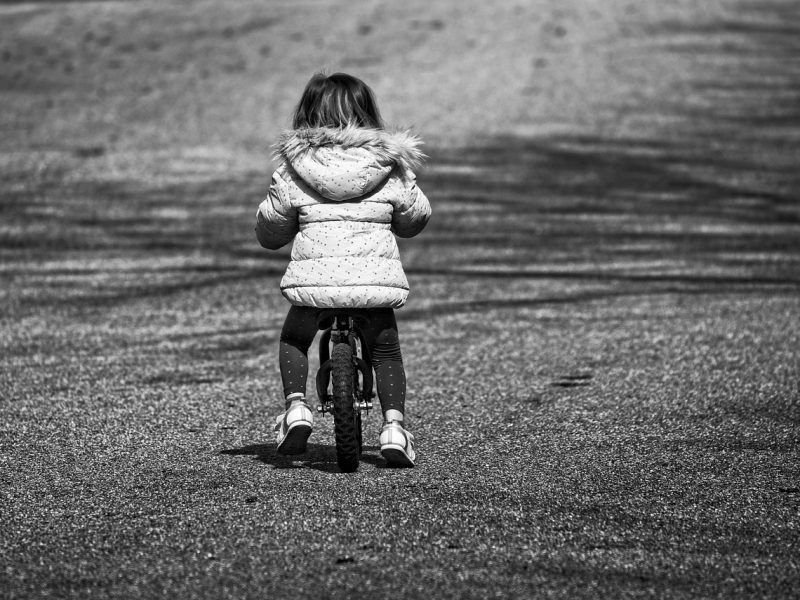 Draisienne : à quel âge, normes CE et sécurité