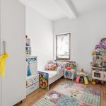 Lit cabane enfant : âge, normes et sécurité