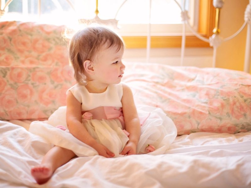 Premier lit d&rsquo;enfant : âge, normes et sécurité
