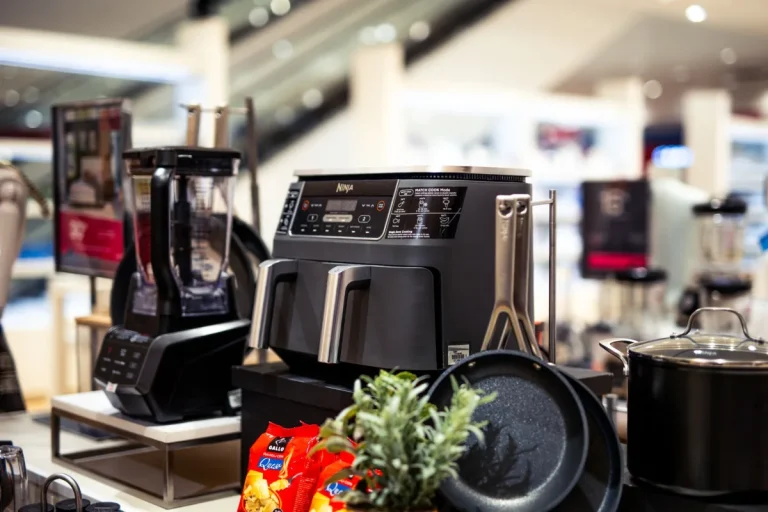 Robot cuiseur : la grille de comparaison à emporter en magasin
