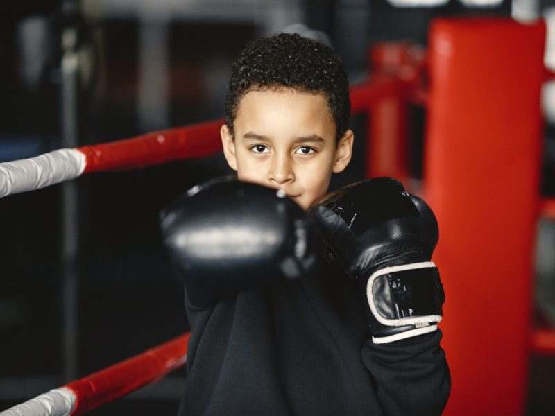 Boxe anglaise enfant : à quel âge commencer et avec quel matériel ?