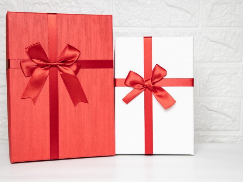 Cadeau de naissance pour un garçon : nos idées pour marquer l&rsquo;arrivée