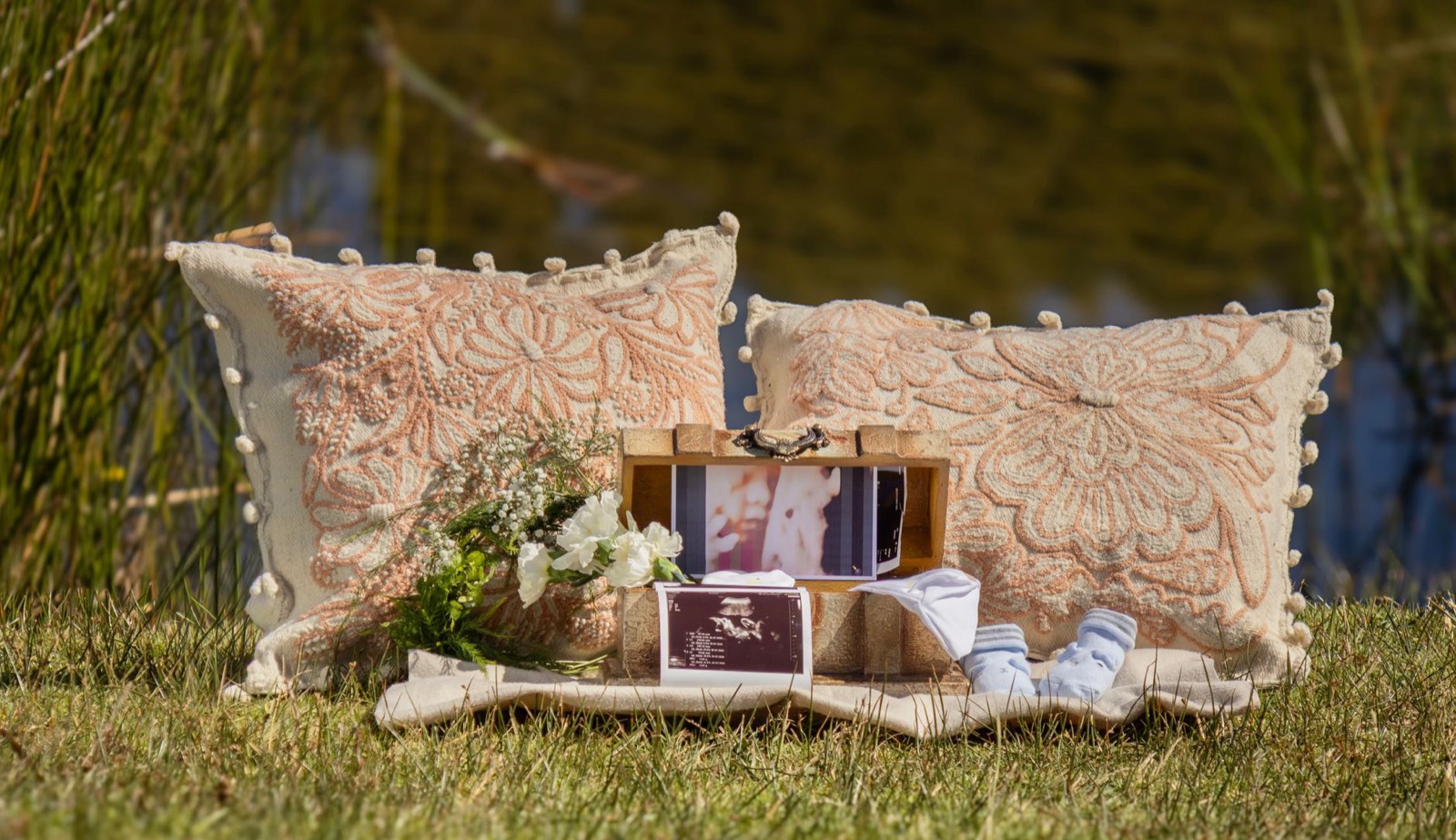 boîte à souvenirs de naissance gravée avec le prénom du bébé