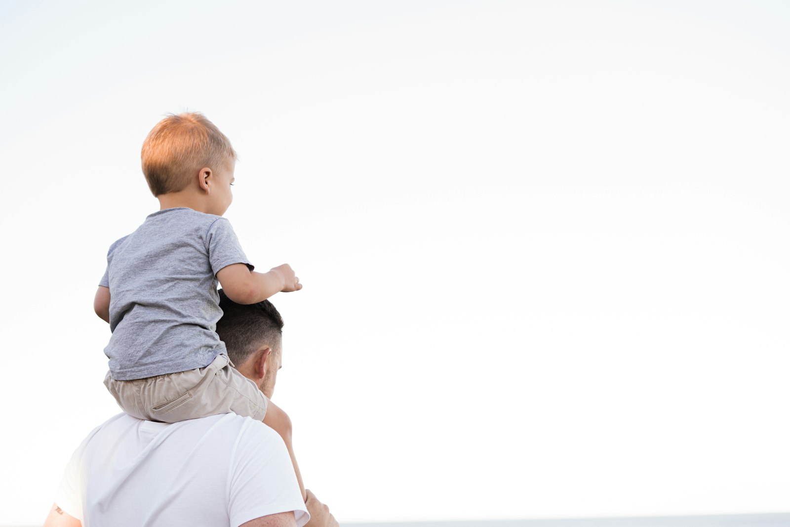 Congé parental ou retour au travail : quel impact sur votre budget familial en 2026 ?