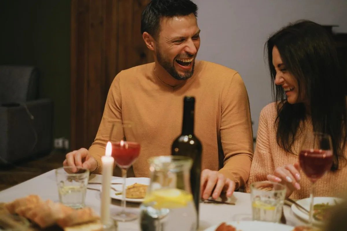 Tableau des moments du quotidien et des gestes de complicité en couple